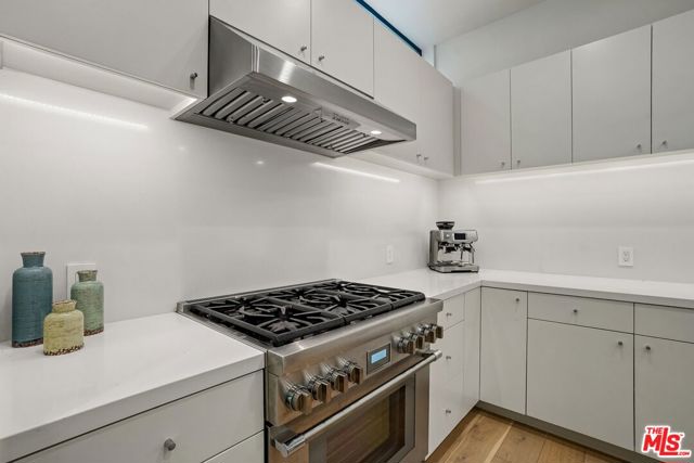 2215 5th Street, B photo 12
