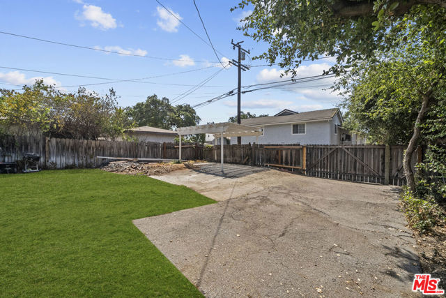 746 Valley View Avenue, Monrovia CA: https://media.crmls.org/mediaz/ba6e451a-840e-4931-94a4-98414147f1c6.jpg