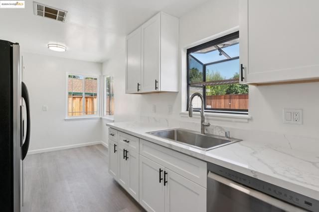 41 Belinda Dr, Pleasant Hill CA: https://media.crmls.org/mediaz/ba6e5eb4-a064-479b-a49c-4117679dbc4f.jpg