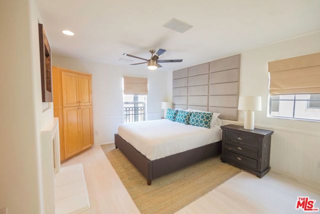 120 Galleon Street, Marina del Rey CA: https://media.crmls.org/mediaz/ba6e633f-9277-4f2a-84d0-5804275a010a.jpg
