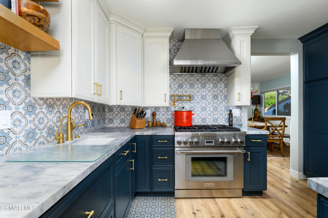 818 Caliente Lane, Ventura CA: https://media.crmls.org/mediaz/ba6e90d3-bb5f-4856-947a-6fd2a79387c8.jpg