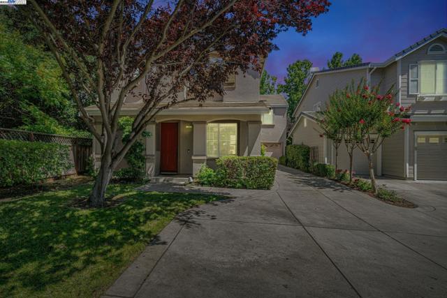 260 Abigail Cir, Danville CA: https://media.crmls.org/mediaz/ba6ed5ab-83c9-4b3c-8ffa-4e430516e029.jpg