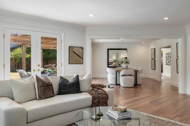 733 Northampton Drive, Palo Alto CA: https://media.crmls.org/mediaz/ba6efcc7-0613-42a8-b5a5-98eaf0ec0191.jpg