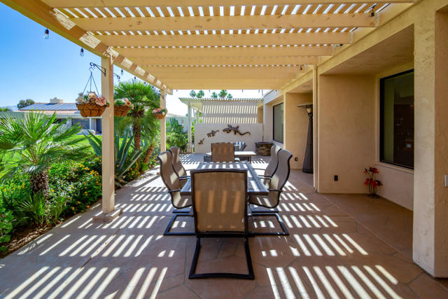 628 Hospitality Drive, Rancho Mirage CA: https://media.crmls.org/mediaz/ba6f8fc6-4fcf-4a00-98ee-3c75d9a53341.jpg