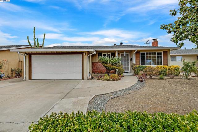 39672 Blacow Rd, Fremont CA: https://media.crmls.org/mediaz/ba6ffa31-2cb8-495d-89d4-1667d04d52ed.jpg