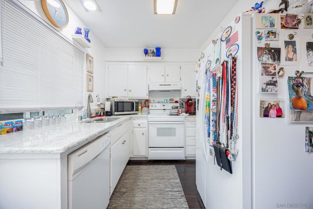 3839 Vista Campana S, Oceanside CA: https://media.crmls.org/mediaz/ba702004-0201-4cc4-b560-6197bcced047.jpg