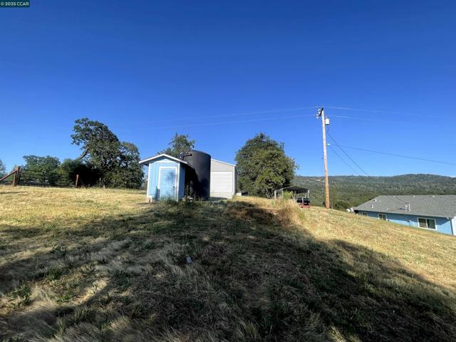16 Paul Place, Bangor CA: https://media.crmls.org/mediaz/ba70c3e6-107c-47fe-b0a9-ba11bd83bef7.jpg