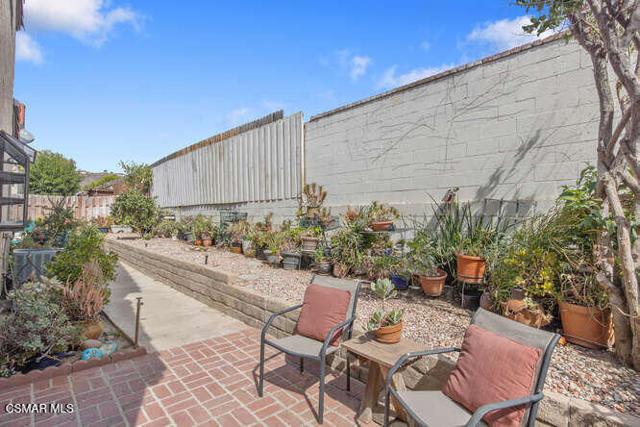 5837 Cochran Street, Simi Valley CA: https://media.crmls.org/mediaz/ba70e185-6cab-464a-8073-8cea671778d4.jpg