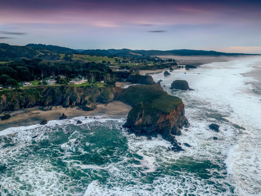 https://media.crmls.org/mediaz/ba70f65c-54e0-4f5c-a0f1-9fb1e11eea3e.jpg?preset=X-Large