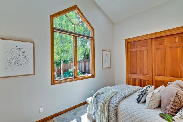 1625 Hazelaar Way, Los Altos CA: https://media.crmls.org/mediaz/ba70f823-ef61-4fdd-bf0b-9efaf5028ac3.jpg