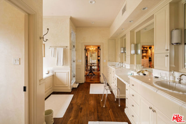 Drew Fenton | 253 Ashdale Place Los Angeles CA | MLS: 7382950