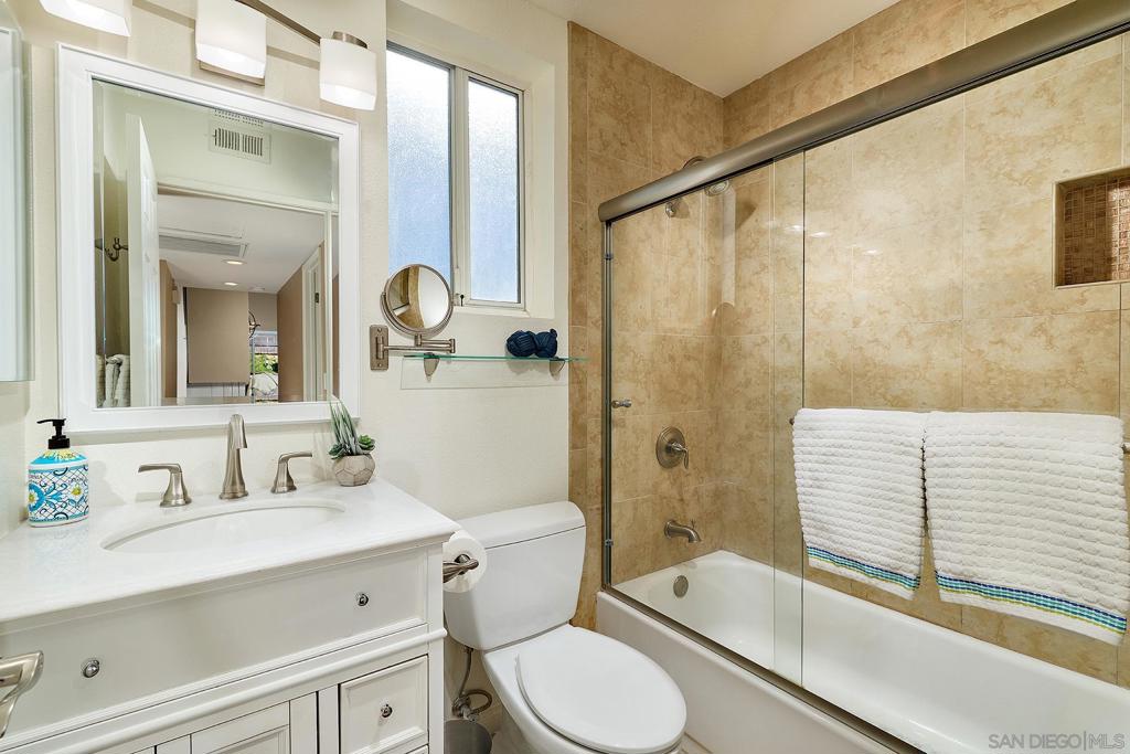 MLS #250043043SD image #20