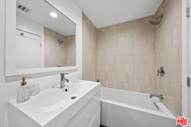 13513 Cheltenham Drive, Sherman Oaks CA: https://media.crmls.org/mediaz/ba723a3b-b7a4-4c28-88cf-a65849abd6af.jpg