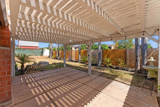 9209 Les Rd, Santee CA: https://media.crmls.org/mediaz/ba72a2b0-84e1-4936-9e9b-886577464a5e.jpg