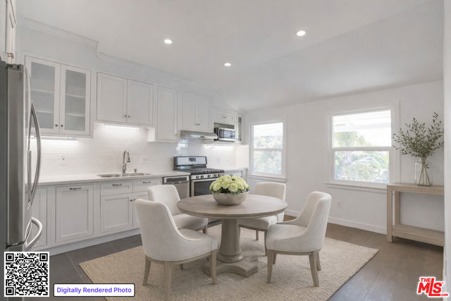 31 Breeze Avenue, Venice CA: https://media.crmls.org/mediaz/ba72d454-2878-4207-bb04-4a21766072b9.jpg