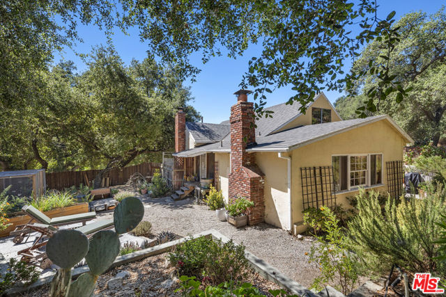 6349 Blanchard Canyon Road, Tujunga CA: https://media.crmls.org/mediaz/ba732965-8a9d-4cf1-a4e6-570cc5d88971.jpg
