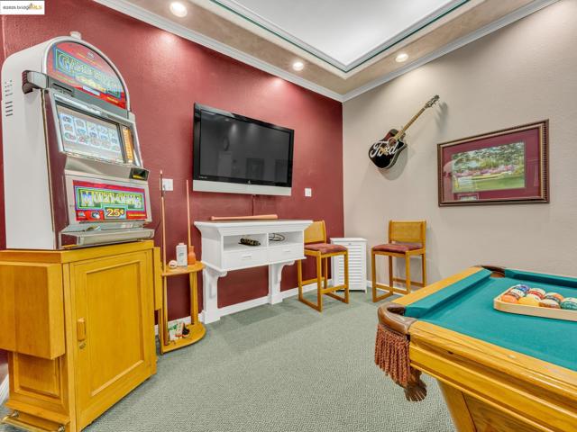 17035 TERMINOUS RD, Isleton CA: https://media.crmls.org/mediaz/ba73ccaf-8184-4c17-8a73-f80f7421959a.jpg