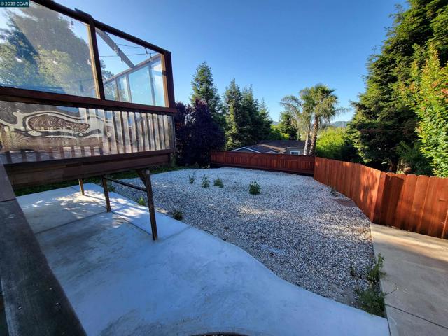 814 Marin Rd, El Sobrante CA: https://media.crmls.org/mediaz/ba742c41-32c4-4b78-9e18-3152773c4561.jpg