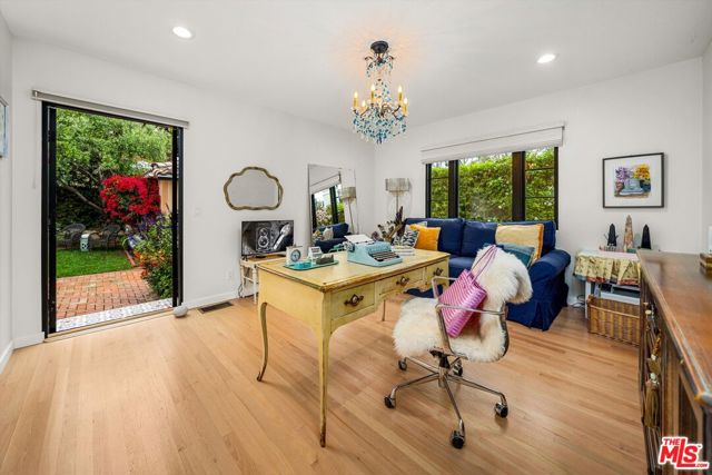 305 E Islay Street, Santa Barbara CA: https://media.crmls.org/mediaz/ba751590-62c2-4c9a-b5ec-4e3977f5a22a.jpg