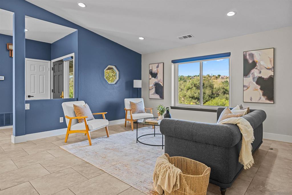 MLS #250043071SD image #5