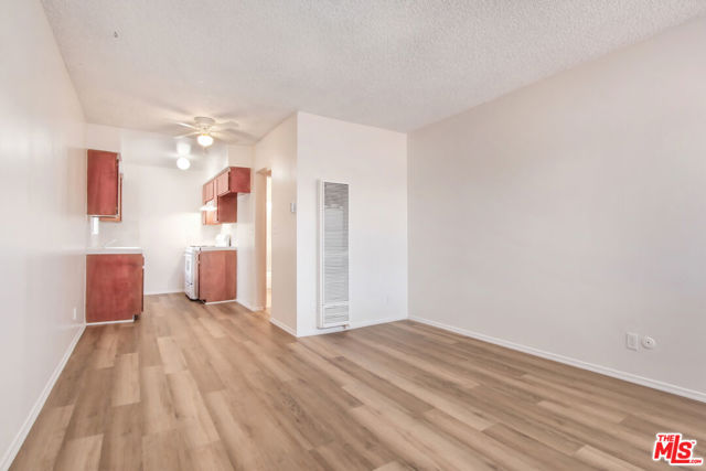 14108 Doty Avenue, Hawthorne CA: https://media.crmls.org/mediaz/ba76b3ee-ca10-430f-aa3d-085f08ac985a.jpg