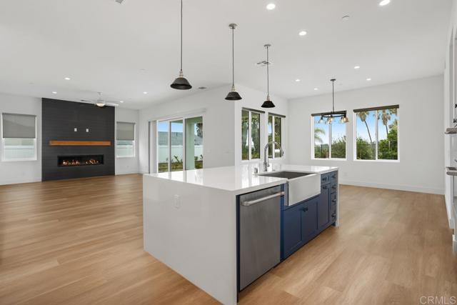 1215 Stonemark Place, Vista CA: https://media.crmls.org/mediaz/ba76eab2-94cd-47e9-ac8e-fea4f8edd36e.jpg