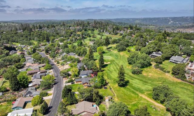 1685 American River Trail,  CA: https://media.crmls.org/mediaz/ba7796f2-484b-4cf0-b3a0-86e0dfccc8ea.jpg