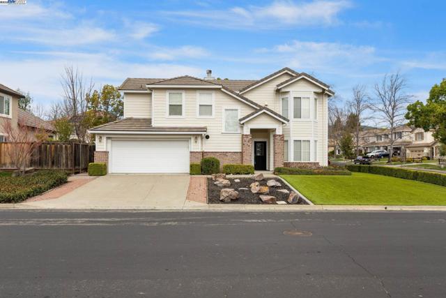 143 Shelterwood Ln, Danville CA: https://media.crmls.org/mediaz/ba78346a-6584-46db-a30b-06c7b8e0963e.jpg