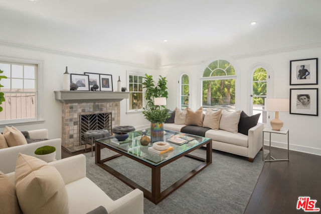 729 N Stanley Avenue, Los Angeles CA: https://media.crmls.org/mediaz/ba785710-7db5-4b63-b756-1d54042c8149.jpg