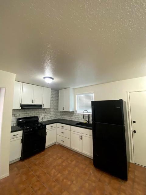 1672 E San Fernando Street, San Jose CA: https://media.crmls.org/mediaz/ba78c13d-95a7-4e49-8bf5-394b8a43e710.jpg