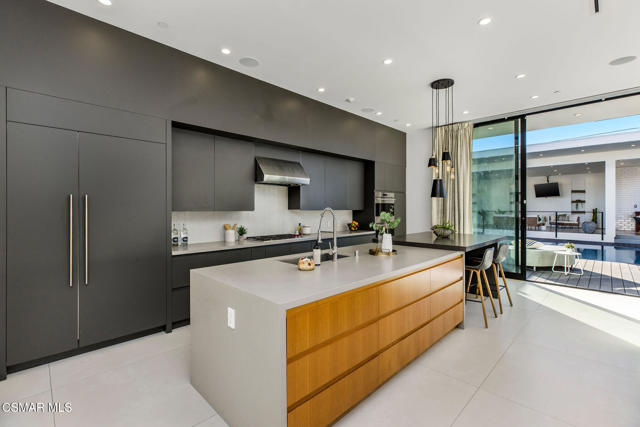 829 Flower Avenue, Venice CA: https://media.crmls.org/mediaz/ba792761-1c8e-4675-a895-ed14d3dc1afe.jpg
