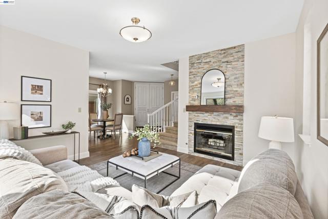 47 Summer Hill Court, Danville CA: https://media.crmls.org/mediaz/ba7937f8-114a-4120-93b5-7161eddfa0a6.jpg