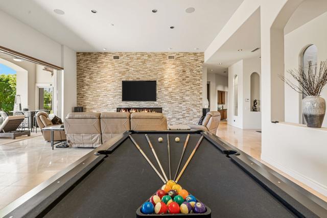334 Crest Lake Drive, Palm Desert, CA 92211