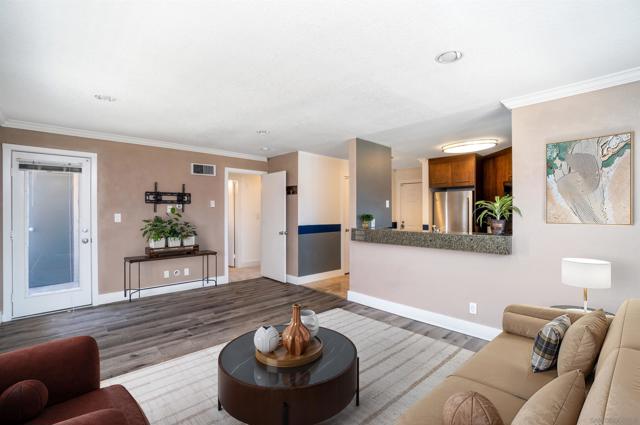 7405 Charmant Dr, San Diego CA: https://media.crmls.org/mediaz/ba79e851-853f-4a60-a8e9-d180e155bb96.jpg