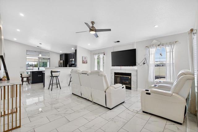 225 Kimberly, Watsonville CA: https://media.crmls.org/mediaz/ba79f703-4e29-4da7-9c30-e7a07afd99d6.jpg