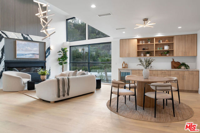 2256 Nichols Canyon Road, Los Angeles CA: https://media.crmls.org/mediaz/ba79fff0-9dab-4303-ab20-d22981eabc15.jpg