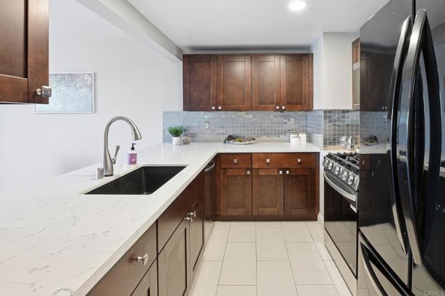 Detail Gallery Image 8 of 36 For 374 Forest Pl, Vista,  CA 92083 - 2 Beds | 1/1 Baths