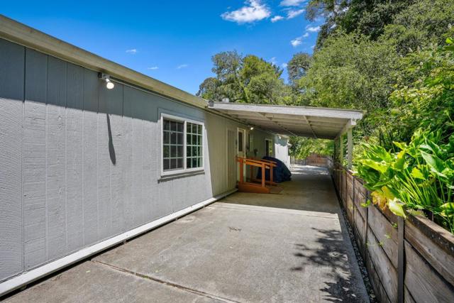 300 Plum Street, Capitola CA: https://media.crmls.org/mediaz/ba7a1dde-4b3e-46b6-ba0c-0c2a171bd168.jpg