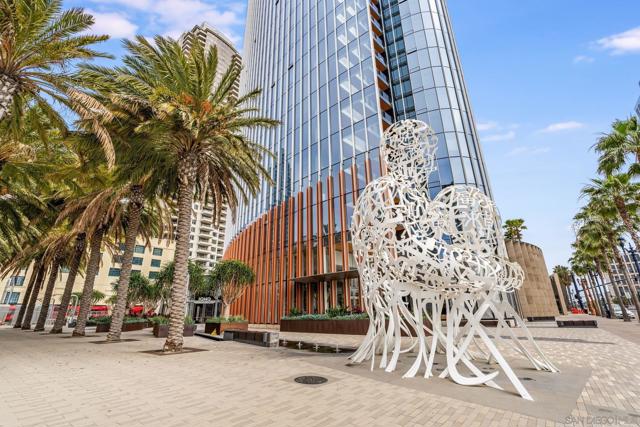 888 W E Street, San Diego CA: https://media.crmls.org/mediaz/ba7b5be9-2dc5-4917-b339-d7a2b9719658.jpg