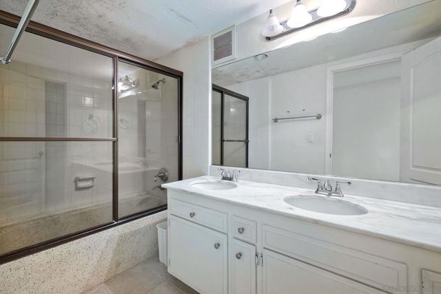 3728 Curtis St, San Diego, California 92106, 5 Bedrooms Bedrooms, ,3 BathroomsBathrooms,Single Family Residence,For Sale,Curtis St,250029170SD