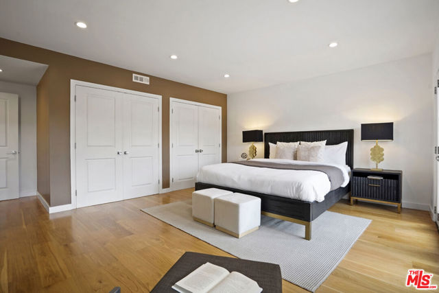 15224 Encanto Drive, Sherman Oaks CA: https://media.crmls.org/mediaz/ba7bf273-c8fd-4648-a889-490f880af3fd.jpg