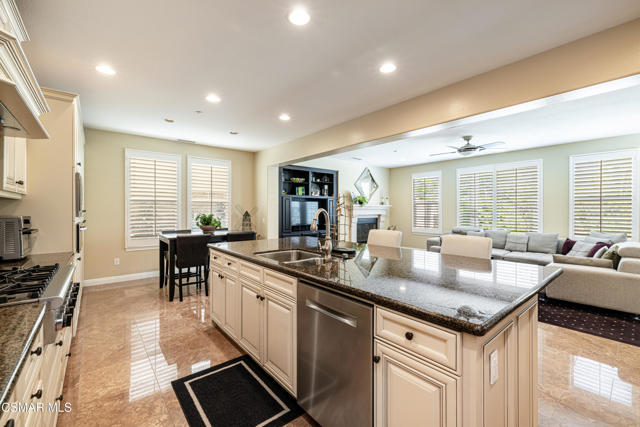 4024 Eagle Flight Drive, Simi Valley CA: https://media.crmls.org/mediaz/ba7c2823-0812-4135-99e8-fc4890ee0d64.jpg