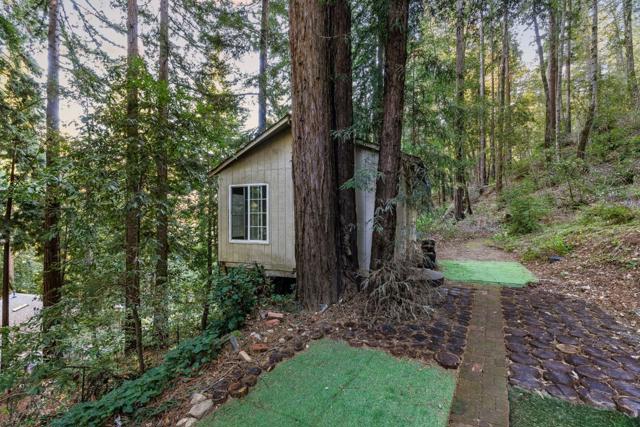 315 Paone Drive, Boulder Creek CA: https://media.crmls.org/mediaz/ba7d325c-09bb-4717-92d9-2eabe20916c3.jpg