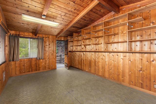 8402 Sugarman Dr, La Jolla CA: https://media.crmls.org/mediaz/ba7d8d08-096f-41b9-8a15-5a58f18f2efa.jpg