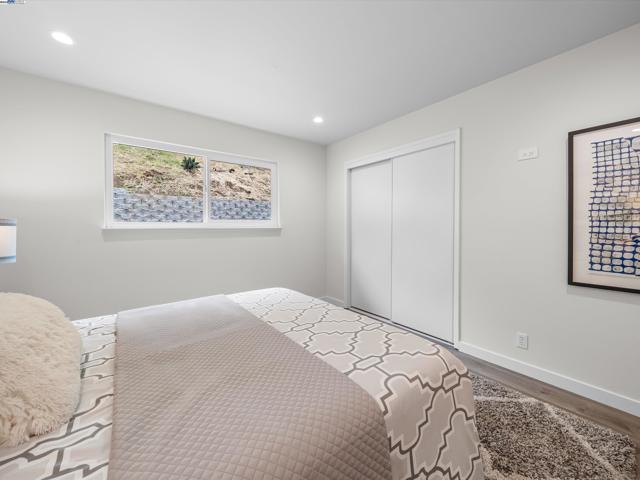 17914 Joseph Dr, Castro Valley CA: https://media.crmls.org/mediaz/ba7d99d5-730d-4454-a8a3-257bf989d0f4.jpg