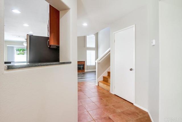 4620 Los Alamos Way, Oceanside CA: https://media.crmls.org/mediaz/ba7da3d2-e12e-4c57-b5fb-95b84e11cb68.jpg