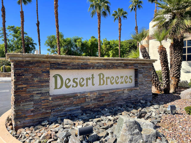 77576 Calle Las Brisas N, Palm Desert CA: https://media.crmls.org/mediaz/ba7dc34d-818a-4aaa-9cfb-32e25931d21f.jpg