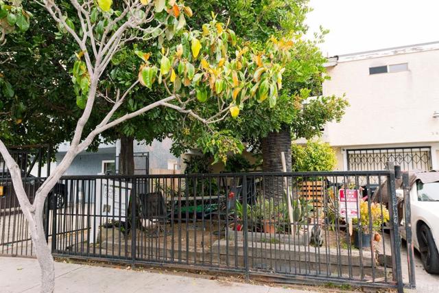 3819 47th Street, San Diego CA: https://media.crmls.org/mediaz/ba7e2482-8abe-4ba1-b540-43d55aef8f7d.jpg