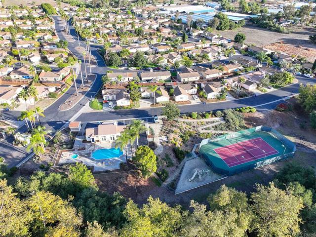 2132 Savona Court, Vista CA: https://media.crmls.org/mediaz/ba7eca5a-68e2-4a3e-8d2e-9230d8852793.jpg