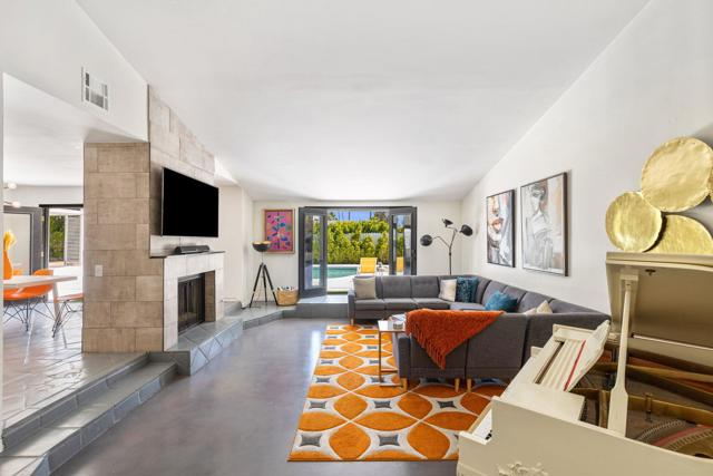 1862 N Nogales Way, Palm Springs CA: https://media.crmls.org/mediaz/ba7fd921-f94e-4163-b410-9fc87e193042.jpg